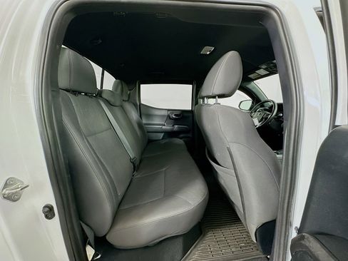 Certified 2017 Toyota Tacoma TRD Off-Road w/ Tow Package (A/T) image 25