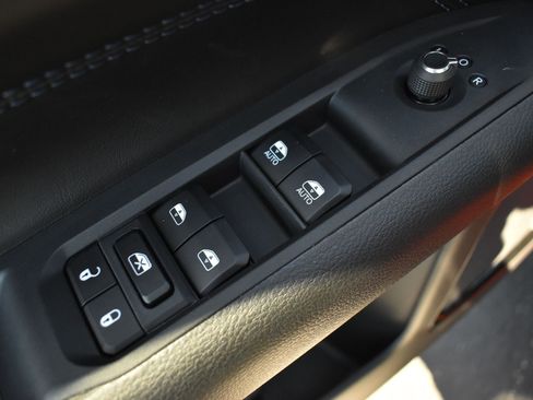 New 2026 Jeep Compass Latitude image 13