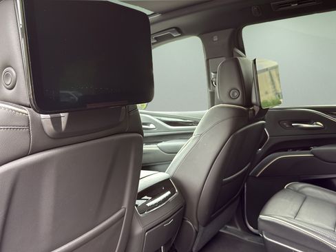 Used 2021 Cadillac Escalade Sport w/ Driver Assist Tech Package AWD/4WD image 15