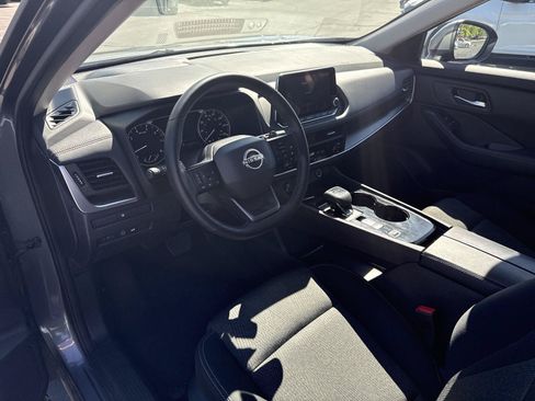 Used 2025 Nissan Rogue SV FWD image 13