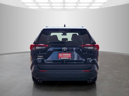 Used 2025 Toyota RAV4 XLE w/ Convenience Package FWD image 6