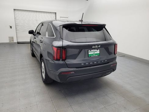 Used 2022 Kia Sorento LX FWD image 6