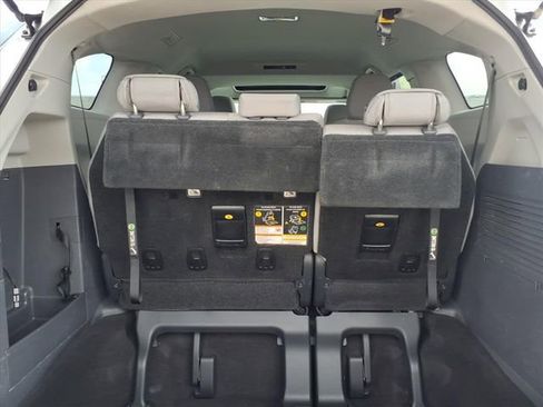 Used 2021 Toyota Sienna LE w/ LE Plus Package image 8