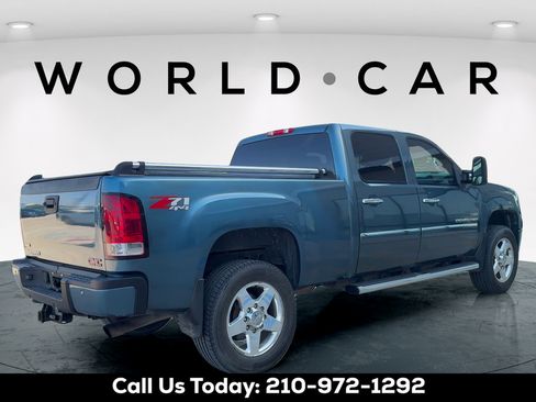 Used 2012 GMC Sierra 2500 Denali w/ Suspension Package, Off-Road AWD/4WD image 7