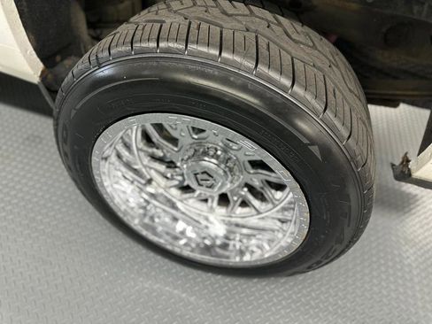 Used 2018 Chevrolet Silverado 1500 LT w/ All Star Edition image 34