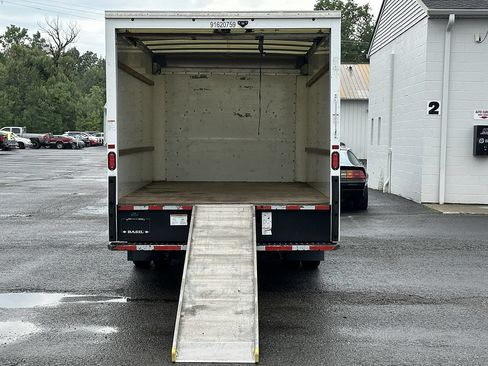 Used 2021 GMC Savana 3500 Extended w/ Power Convenience Package RWD image 19