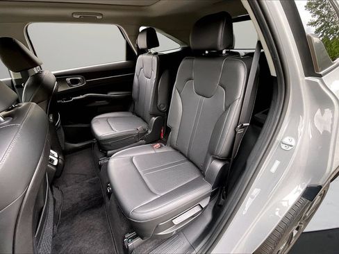 Used 2023 Kia Sorento SX AWD/4WD image 23