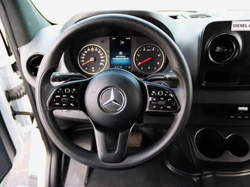 Used 2024 Mercedes-Benz Sprinter 2500 image 15
