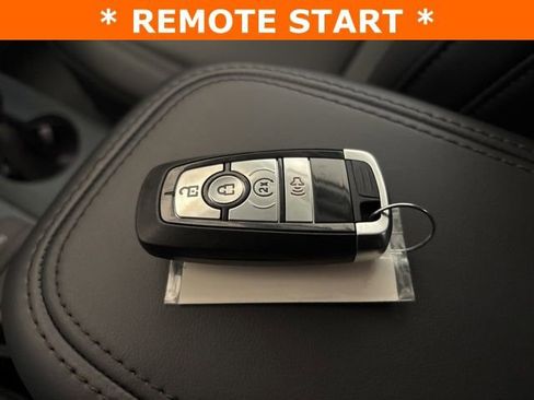 New 2025 Ford Maverick Lariat w/ Black Appearance Package image 25