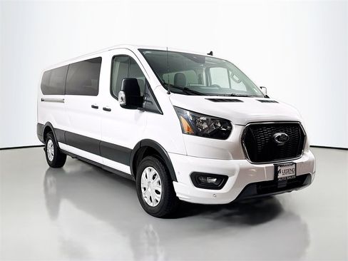 Used 2023 Ford Transit 350 XLT image 3