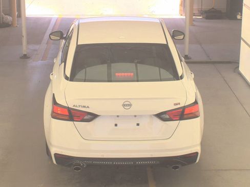 Used 2024 Nissan Altima 2.5 SR FWD image 8