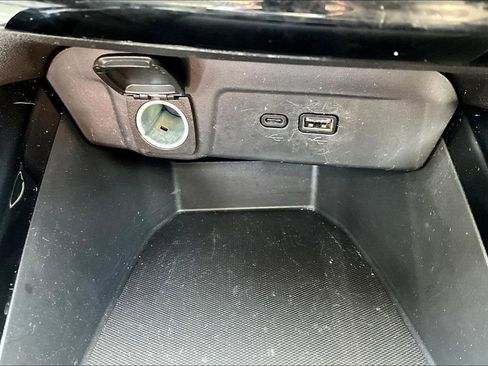 Used 2025 Chevrolet Trax LT FWD image 12