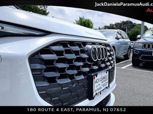 Used 2025 Audi Q5 Premium w/ Convenience Package AWD/4WD image 20