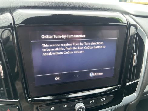 Used 2023 Chevrolet Traverse LT image 16