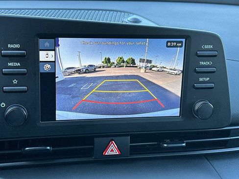 Used 2025 Hyundai Elantra Sport FWD image 17