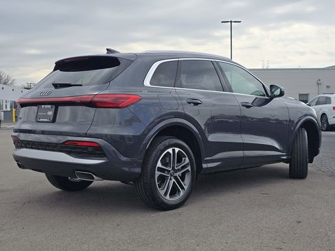 Certified 2025 Audi Q5 Premium w/ Convenience Package image 7