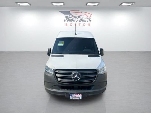 Used 2024 Mercedes-Benz eSprinter 170 Cargo image 2