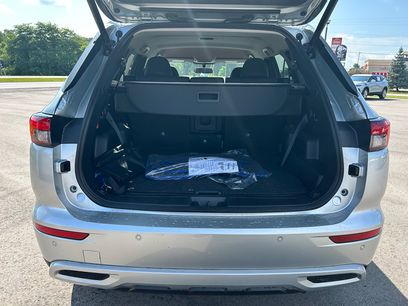 New 2025 Mitsubishi Outlander SE