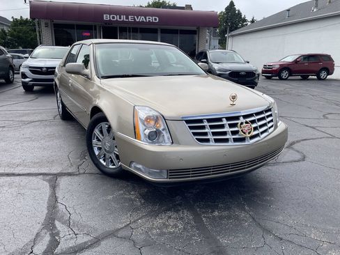 Used 2006 Cadillac DTS FWD image 1