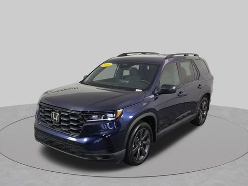 Used 2025 Honda Pilot Sport image 43