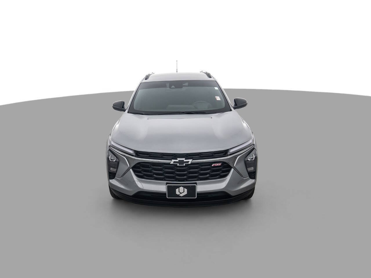Used 2025 Chevrolet Trax RS FWD image 2