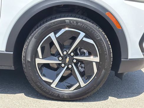 Used 2025 Chevrolet Equinox EV LT FWD image 23