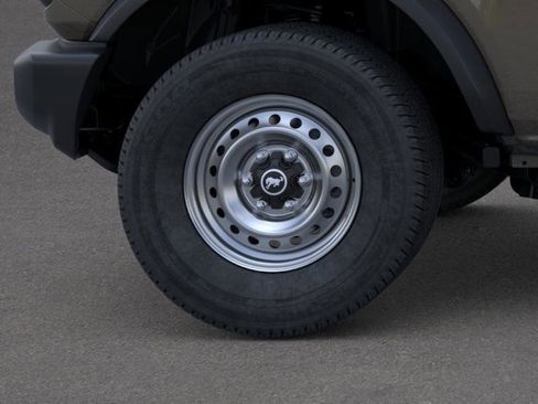 New 2025 Ford Bronco Base image 21
