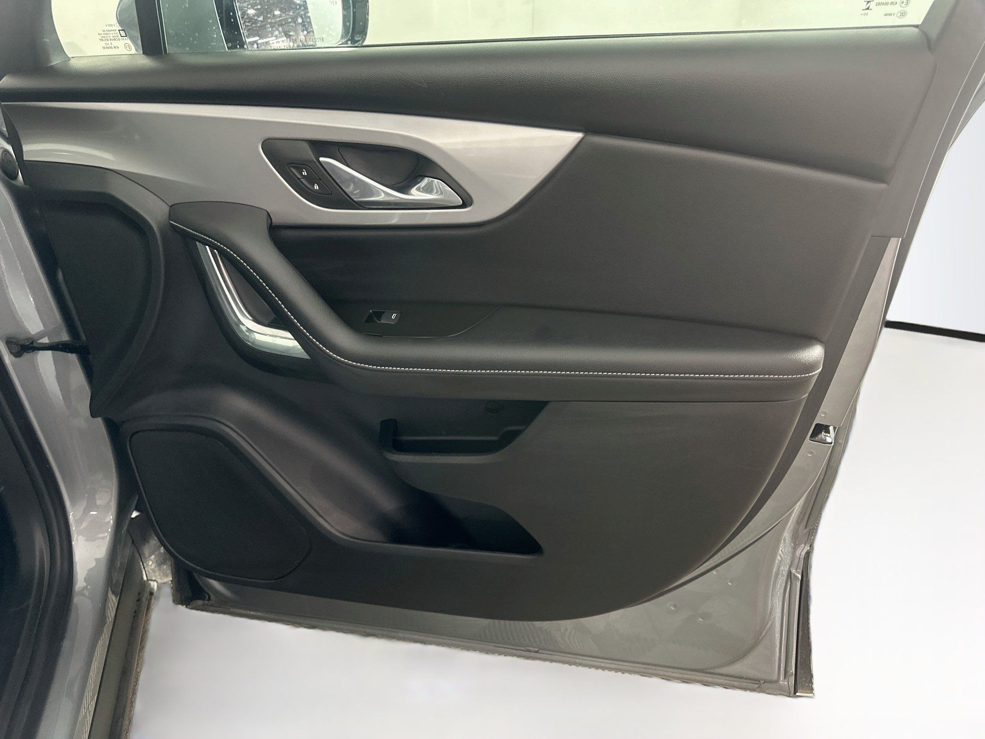 Used 2026 Chevrolet Blazer LT FWD image 32