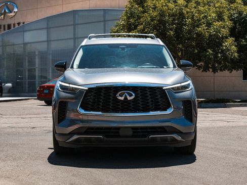 Used 2023 INFINITI QX60 Sensory w/ Vision Package AWD/4WD image 2