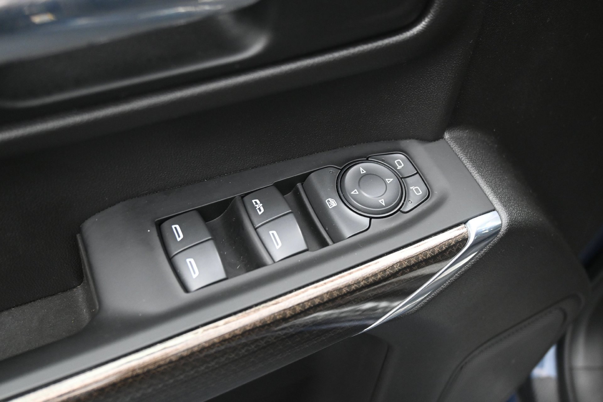 Used 2021 Chevrolet Silverado 1500 LT Trail Boss w/ Bed Protection Package AWD/4WD image 17