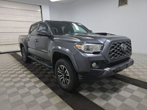Used 2021 Toyota Tacoma TRD Sport image 2