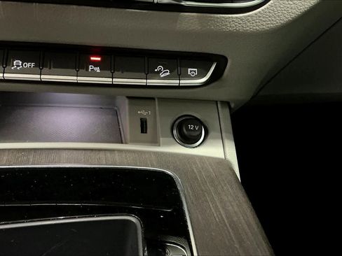 Used 2022 Audi Q5 2.0T Premium w/ Convenience Package image 34