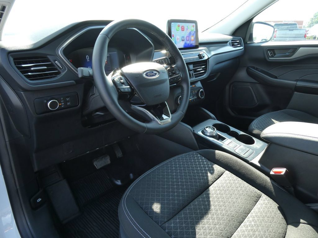 Used 2025 Ford Escape Active w/ Cold Weather Package AWD/4WD image 23