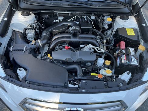 Used 2015 Subaru Outback 2.5i Limited AWD/4WD image 32