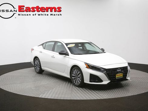 Used 2025 Nissan Altima 2.5 SV FWD image 48