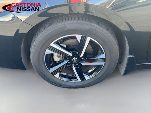 Used 2024 Nissan Sentra SV image 37