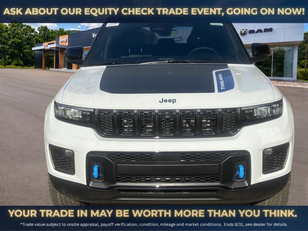 New 2023 Jeep Grand Cherokee Trailhawk AWD/4WD image 2