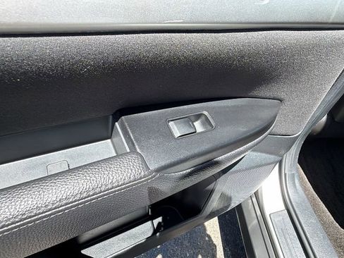 Used 2011 Subaru Outback 2.5i AWD/4WD image 15