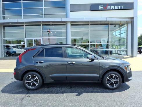 New 2026 Kia Niro EX FWD image 3