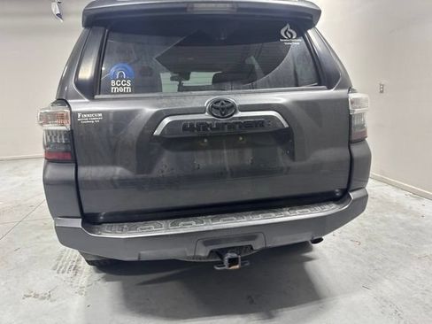 Used 2020 Toyota 4Runner SR5 Premium w/ Moonroof Package RWD image 6