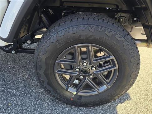 New 2026 Jeep Gladiator Sport image 7