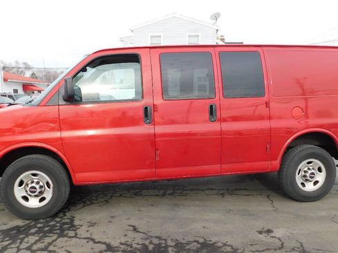 Used 2011 GMC Savana 3500 image 27