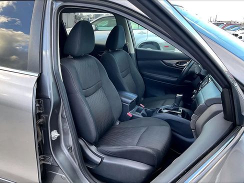 Used 2017 Nissan Rogue SV FWD image 13