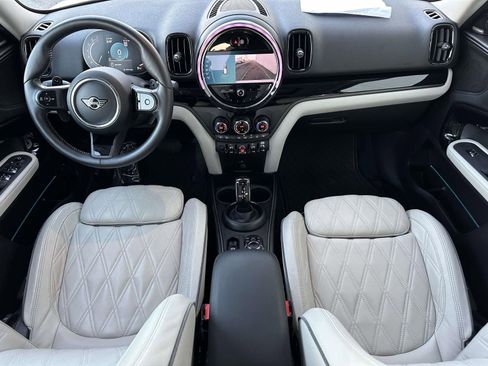 Used 2024 MINI Cooper Countryman S w/ Signature Upholstery Package image 10