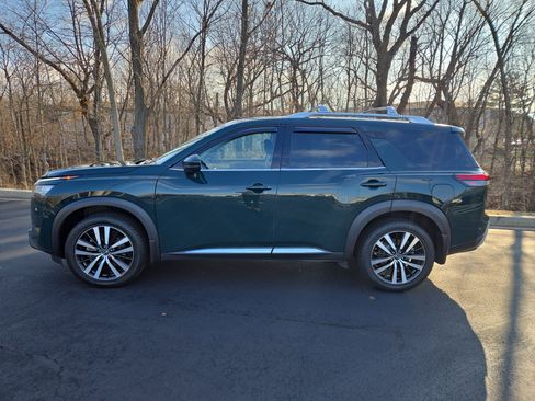 Used 2023 Nissan Pathfinder Platinum w/ Cargo Package image 5