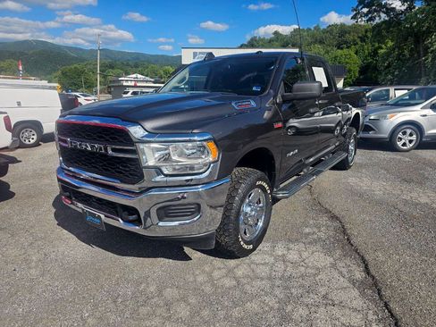 Used 2019 RAM 2500 Tradesman AWD/4WD image 2