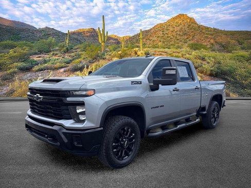 Used 2025 Chevrolet Silverado 2500 Custom w/ Custom Value Package AWD/4WD image 9