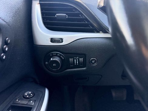 Used 2018 Jeep Cherokee Trailhawk w/ Quick Order Package 27L image 29