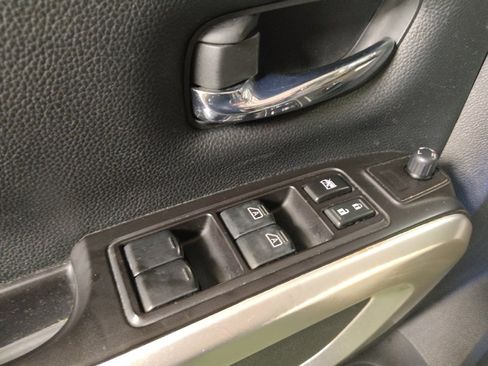 Used 2020 Nissan Titan SV w/ Accessory Utility Package image 27