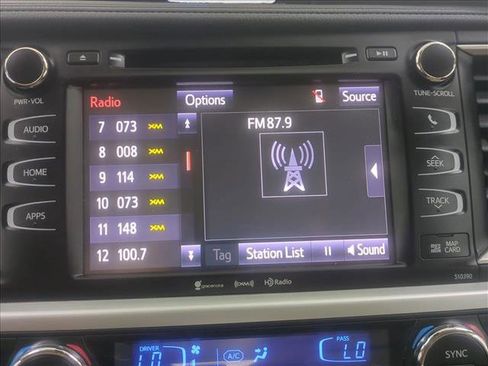 Used 2019 Toyota Highlander XLE AWD/4WD image 18